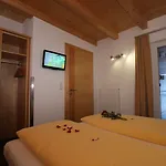 בית הארחה Gaestehaus Alpina