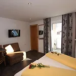 בית הארחה Gaestehaus Alpina סן אנטון