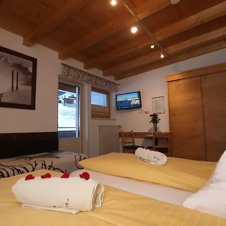 Gaestehaus Alpina Guest house Sankt Anton am Arlberg