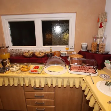 Gaestehaus Alpina Guest house 3*