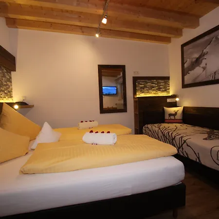 Konukevi Gaestehaus Alpina