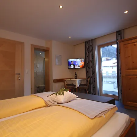 Gaestehaus Alpina Guest house 4*